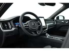 Volvo XC60 (2025) thumbnail 5