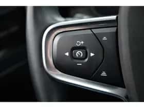 Volvo XC40 (2022) thumbnail 12