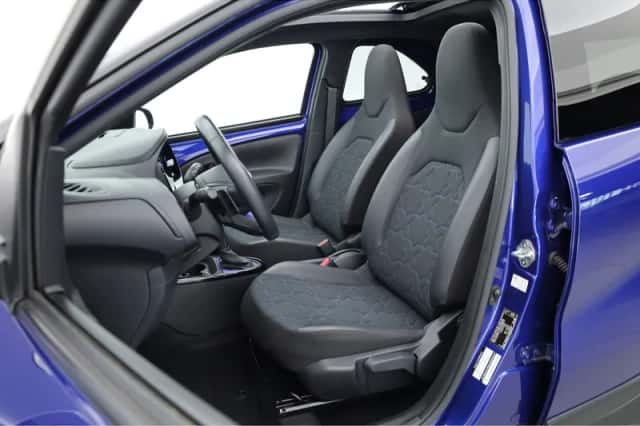 Toyota Aygo (2023) thumbnail 3
