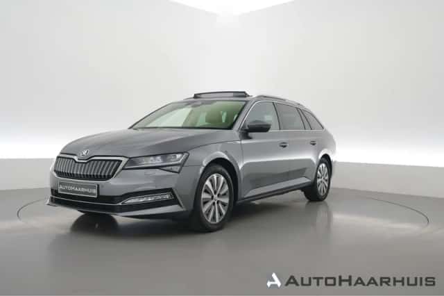 Škoda Superb (2022) thumbnail 1