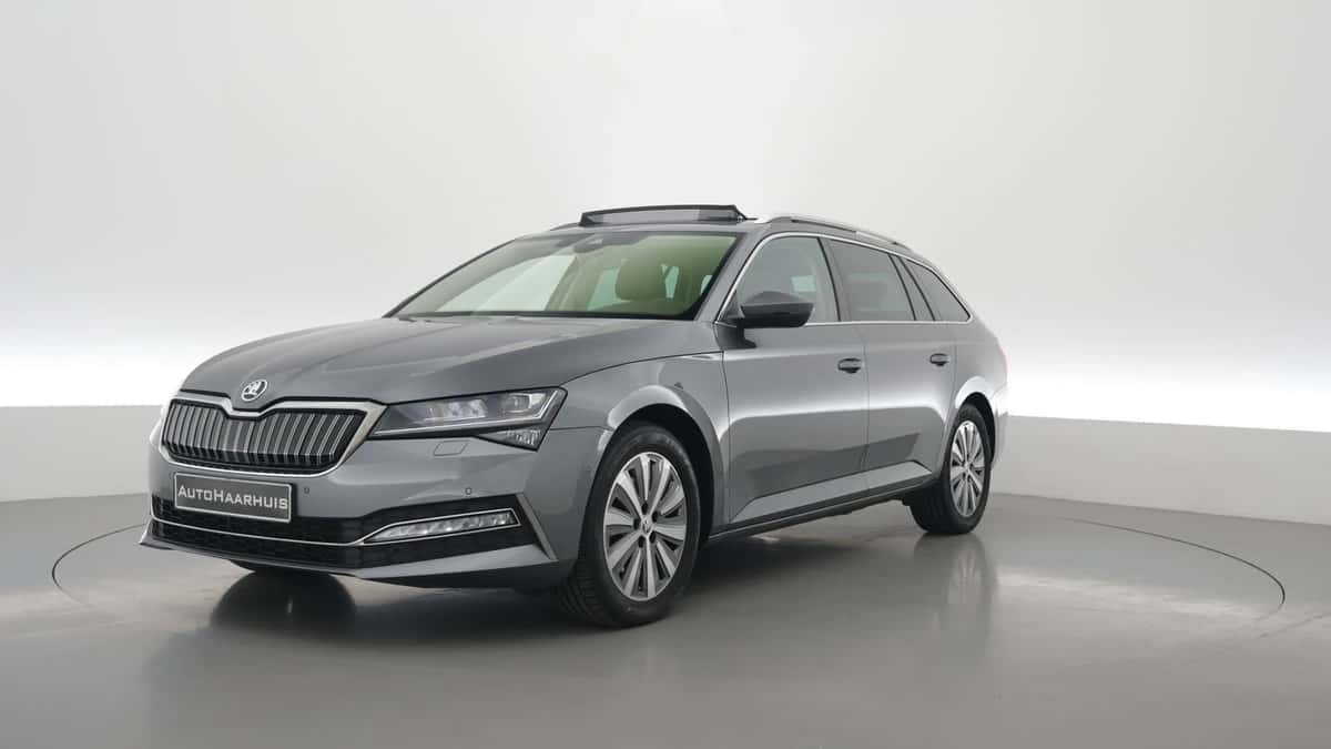 Škoda Superb (2022) — foto 1
