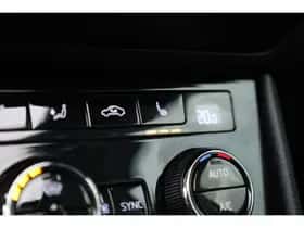 Škoda Superb (2022) thumbnail 30