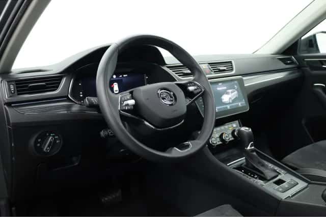 Škoda Superb (2022) thumbnail 5