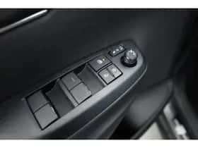 Toyota Yaris Cross (2025) thumbnail 8