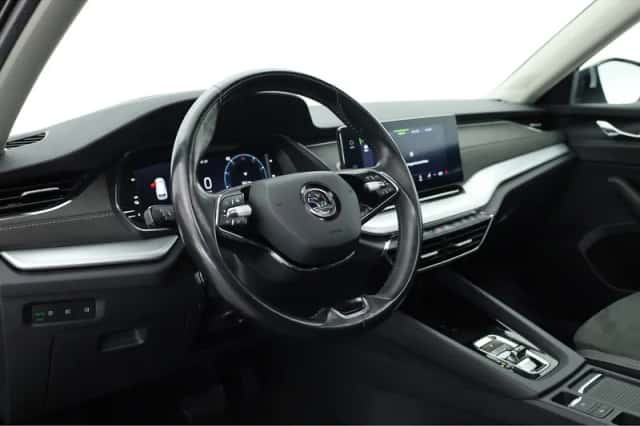 Škoda Octavia (2021) thumbnail 5
