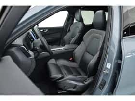 Volvo XC60 (2023) thumbnail 3