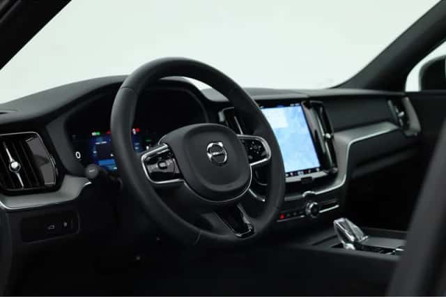 Volvo XC60 (2023) thumbnail 6