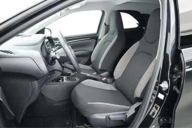 Toyota Aygo (2023) thumbnail 3