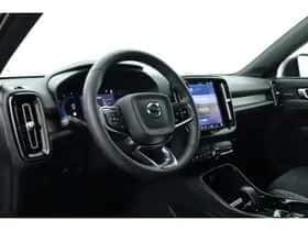 Volvo XC40 (2024) thumbnail 5