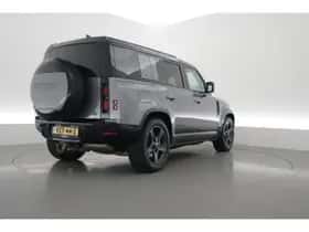 Land Rover Defender (2023) thumbnail 2