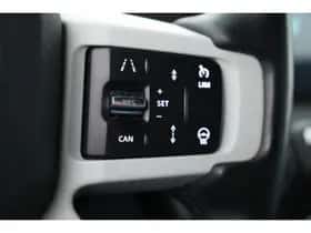 Land Rover Defender (2023) thumbnail 15