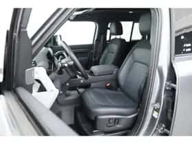 Land Rover Defender (2023) thumbnail 3