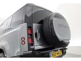 Land Rover Defender (2023) thumbnail 51
