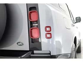 Land Rover Defender (2023) thumbnail 53