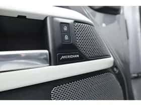 Land Rover Defender (2023) thumbnail 9