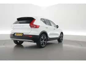 Volvo XC40 (2021) thumbnail 2