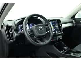 Volvo XC40 (2021) thumbnail 5