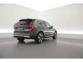 Volvo XC60 (2023) thumbnail 2