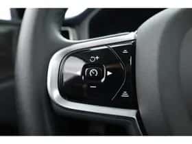 Volvo XC60 (2023) thumbnail 15