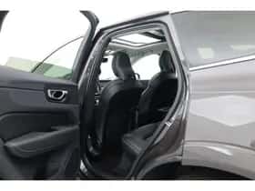 Volvo XC60 (2023) thumbnail 38