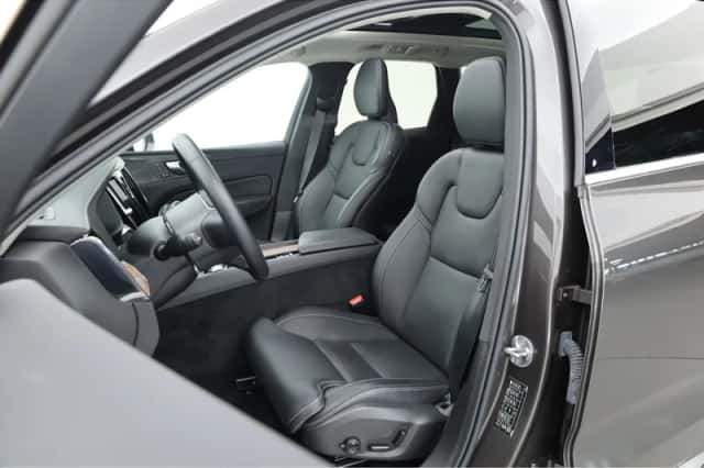 Volvo XC60 (2023) thumbnail 5