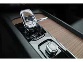 Volvo XC60 (2023) thumbnail 9