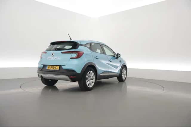 Renault Captur (2021) thumbnail 2