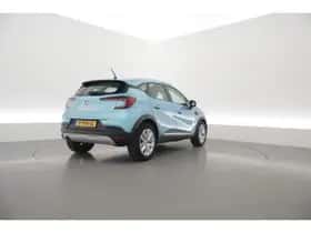 Renault Captur (2021) thumbnail 2