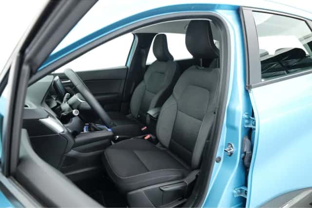 Renault Captur (2021) thumbnail 3