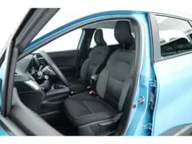 Renault Captur (2021) thumbnail 3