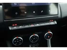 Renault Captur (2021) thumbnail 30