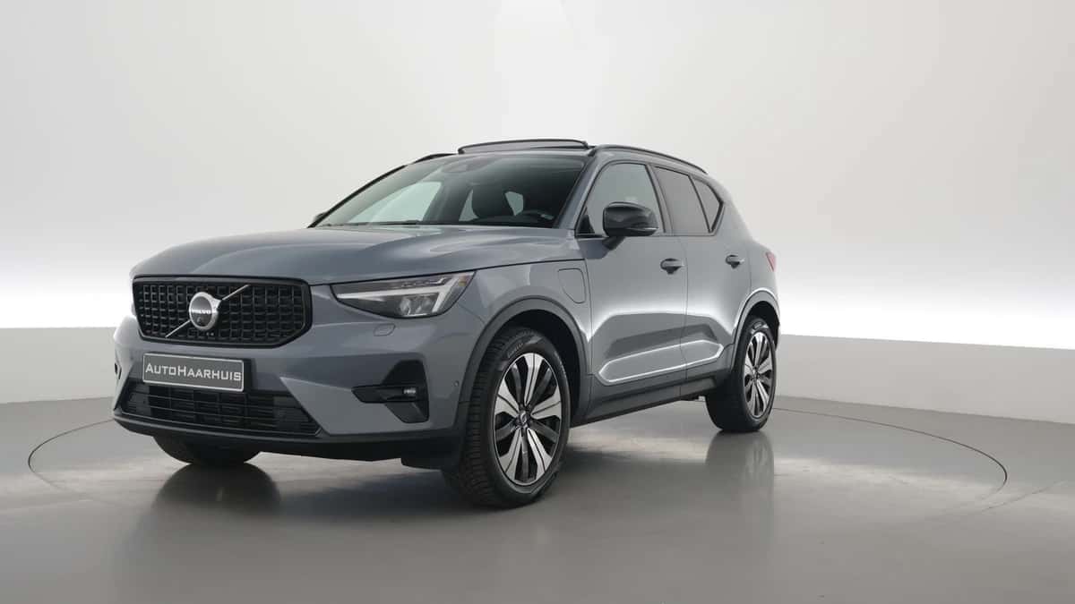 Volvo XC40 (2022) — foto 1
