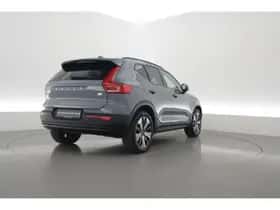 Volvo XC40 (2022) thumbnail 2