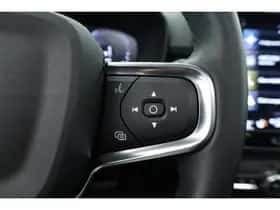 Volvo XC40 (2022) thumbnail 17
