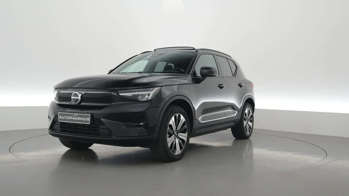 Volvo XC40 (2023) — foto 1