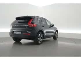 Volvo XC40 (2023) thumbnail 2