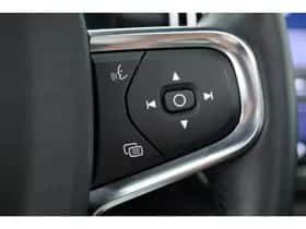 Volvo XC40 (2023) thumbnail 17