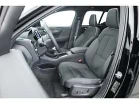 Volvo XC40 (2023) thumbnail 4