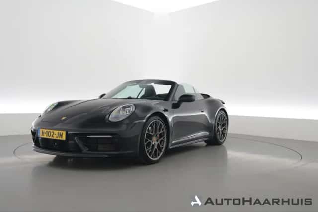 Porsche 911 (2020) thumbnail 1