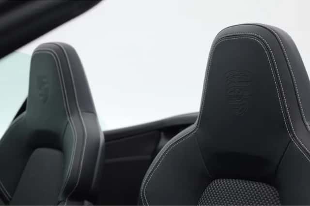 Porsche 911 (2020) thumbnail 5