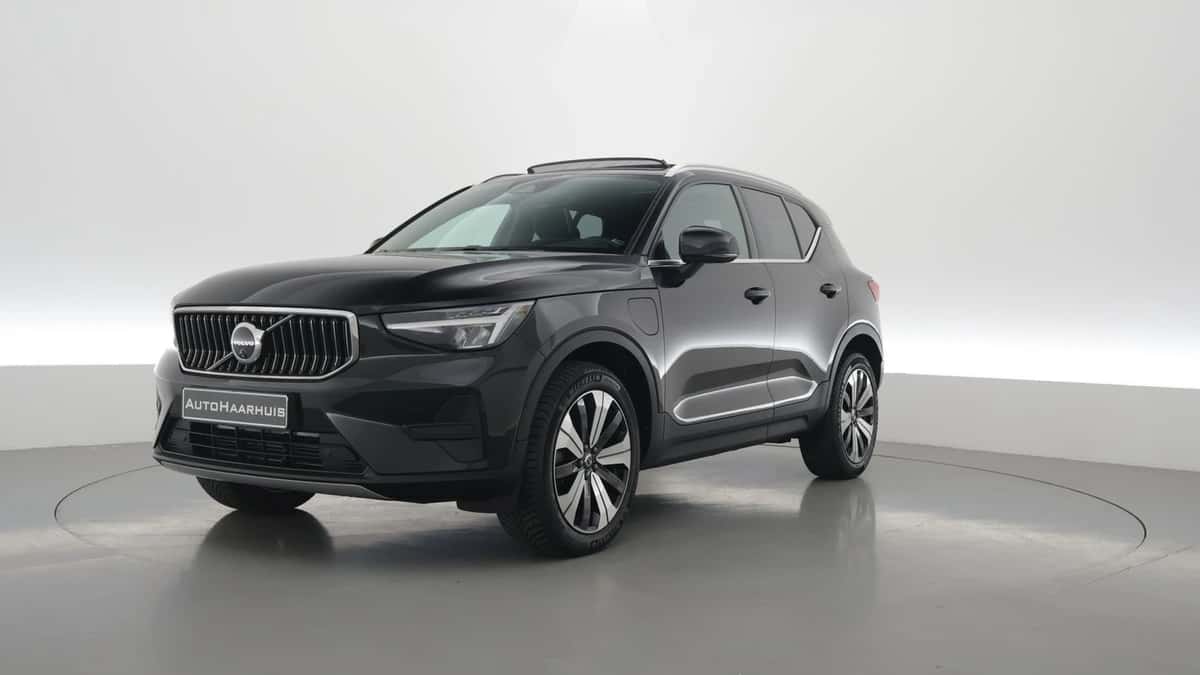 Volvo XC40 (2023) — foto 1