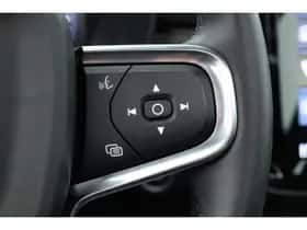 Volvo XC40 (2023) thumbnail 14