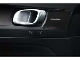 Volvo XC40 (2023) thumbnail 6