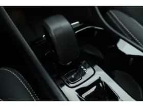 Volvo XC40 (2023) thumbnail 8