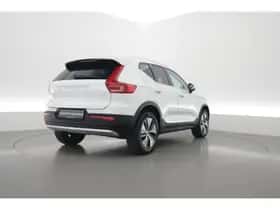 Volvo XC40 (2022) thumbnail 2