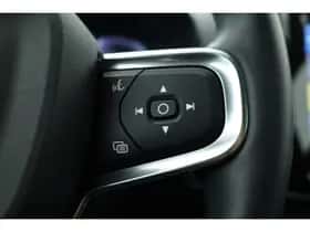Volvo XC40 (2022) thumbnail 17
