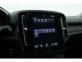 Volvo XC40 (2022) thumbnail 24