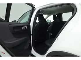 Volvo XC40 (2022) thumbnail 33