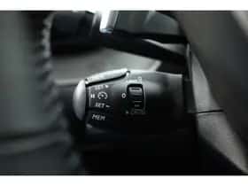 Peugeot 2008 (2024) thumbnail 13