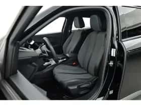 Peugeot 2008 (2024) thumbnail 3